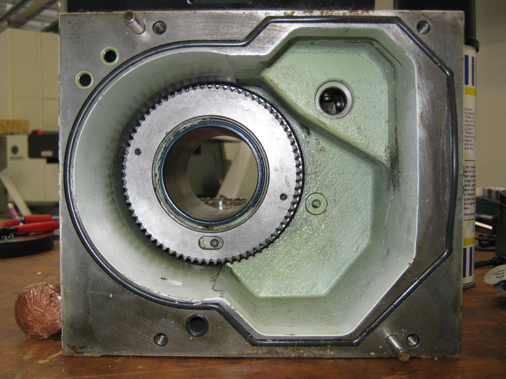 Profesionální opravy revolverů a nástrojových hlav pro maximální přesnost strojů