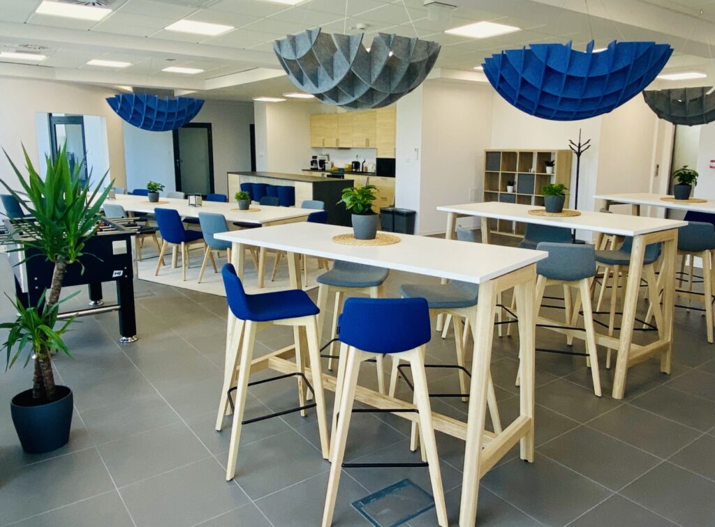 Moderní kancelář: spojení funkčnosti, designu a produktivity