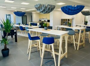 Moderní kancelář: spojení funkčnosti, designu a produktivity