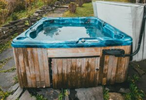 Sliz na stěnách a pěna, kterou nechcete: Jak vyřešit nejčastější fujtajbly ve vířivce